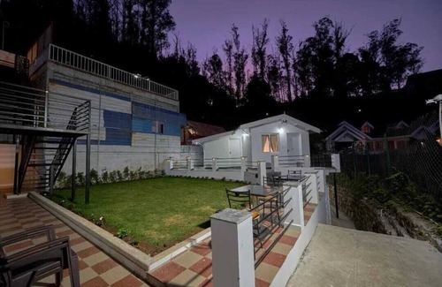 Pudumund Apartment | Grandis inn by avkanz nnluxury suite rooms in the hill top of ooty