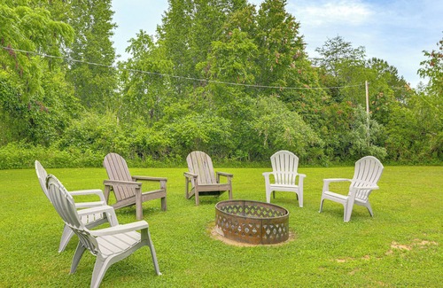 Primrose House | 'Grandma's Farm House' on 125 Acres w/Fire Pit!