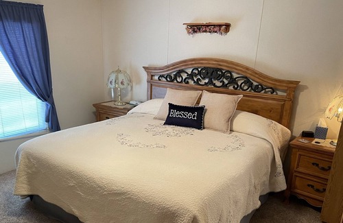 Alamosa House | Grandma's House: 3bed/2bath near ASU #1421