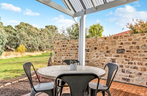 Mount Barker House | Grandview Accommodation - The Elm Tree Apartments