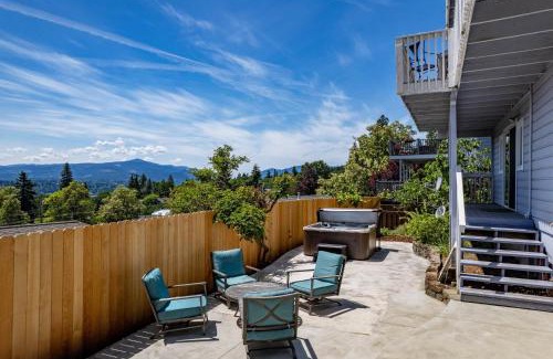 White Salmon House | Grandview Get-A-Way home