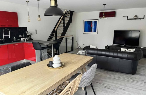 Chavelot House | Grange&Lodge apartment, sauna and swim spa