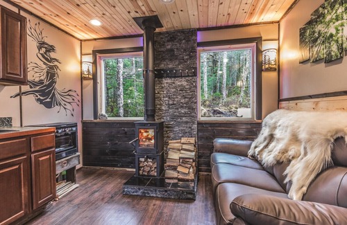 Seward Cabin | Granite Point Full Property