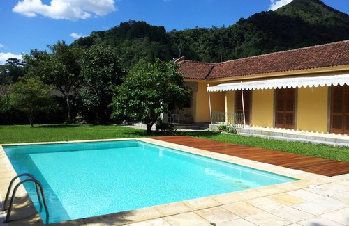 Teresopolis House | Granja Comary land FLAT WITHOUT stairs Gourmet area with barbecue 17 people