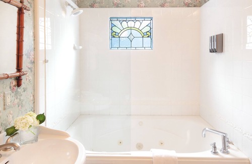 Healdsburg Bed & Breakfast | Grape Leaf Inn
