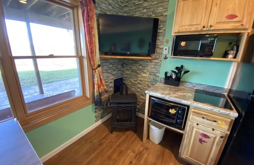 Lapeer Apartment | Grateful Suite Lake Front Retreat