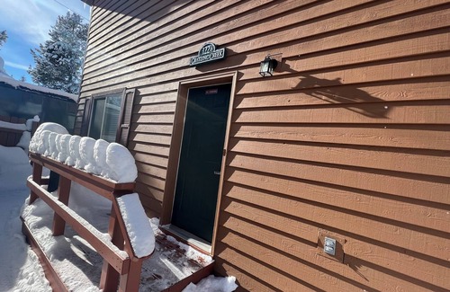 West Yellowstone Cabin | Grayling Creek Cabin: the Crisp Montana air, the Scent of Pine, and Deep Sleep