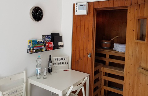Lichtenrade Apartment | Green urban idyll - 22 min to Potsdamer Platz