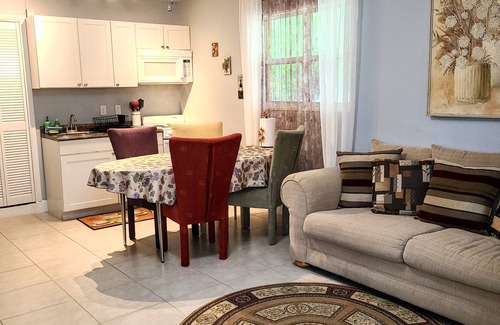 Warm Mineral Springs House | GREAT 1 BDRM ACROSS FROM WARM MINERAL SPRING