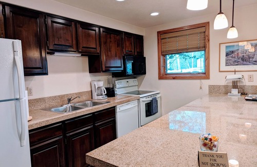 Ketchum Condo | Great 1(plus) bedroom downstairs condo. This is the best location in Ketchum!