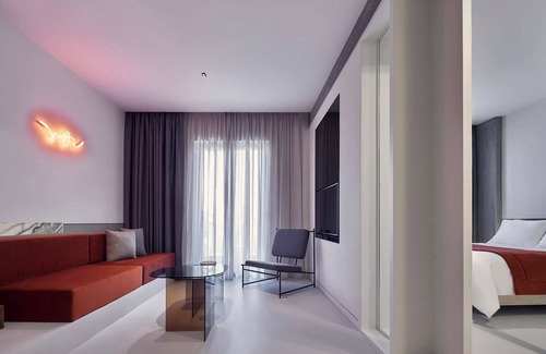 Omonia Apartment | Great 1BR Suite with Beautiful Balcony