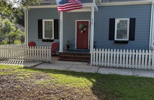 Georgetown Cottage | Great 2-bedroom, 2-bath cottage in Georgetown 2-blocks, 7-minutes to boardwalk