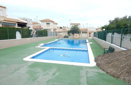 Los Altos House | Great 3 Bed 1 Bath Apartment Los Altos with roof terrace