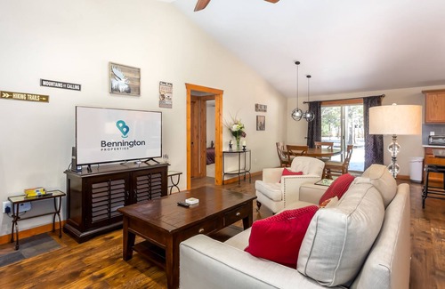 Three Rivers House | Great 3 Bedroom Home with Huge Fenced in yard, Dog Friendly - SAVA69