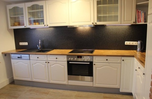 Varel Apartment | Great 4 room apartment directly between the city center and Varel harbor