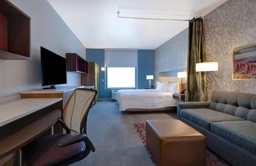 Centennial Hills Hotel | Great Amenities Onsite! Free Breakfast, Kitchen, Outdoor Pool, Pets Allowed!