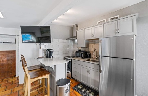 Old Northwood Historic District Apartment | Great Amenities, Great Location, Amazing Studio!