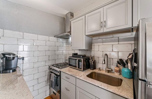 Old Northwood Historic District Apartment | Great Amenities, Great Location, Amazing Studio!