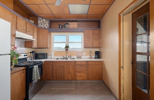 Pittsburgh Apartment | Great Apartment w/Views. Close to Hospitals and Attractions!