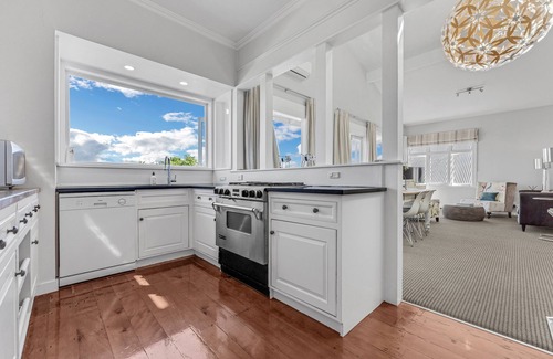 Devonport Apartment | Great apartment with stunning views