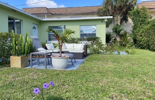 East Ocean Ave Apartment | Great Apt Steps From Lagoon And 5min To Beach