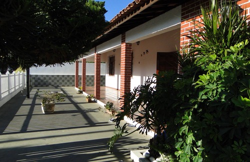 Sao Pedro da Aldeia House | Great beach house, pool, barbecue, just 150 meters from Lagoa