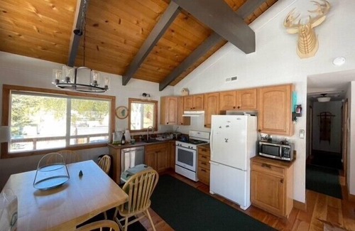 Pioneer Trail Ski Chalet | Great Cabin Available as a Seasonal Lease Available 31 days or more