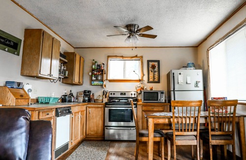 Rainbow Valley Cabin | Great Cabin in Divide, CO Near Cripple Creek and Colorado Springs CO