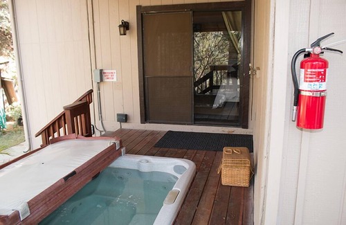 Incline Cabin | Great cabin near Yosemite!