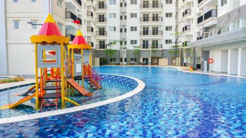 East Jakarta Apartment | Great Choice and Comfort 2BR at Signature Park Grande Apartment By Travelio