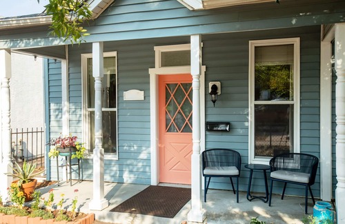 Lincoln Park House | Great city location: entire house