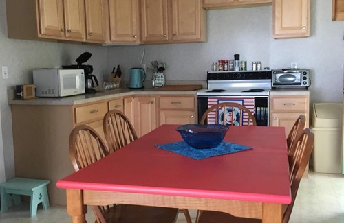 Frontenac Cottage | Great cottage with open water views of shipping channel!
