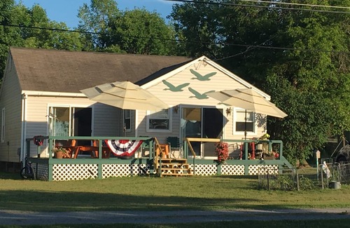 Frontenac Cottage | Great cottage with open water views of shipping channel!