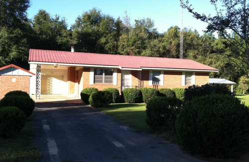 Donalsonville House | Great Creek Location for fishermen, travelers, hunters, and families!