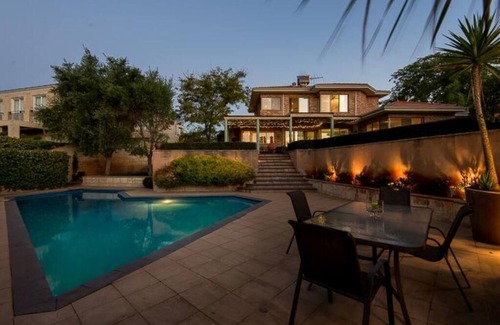 West Leederville House | Great disc for long stays! Your unique oasis - nKing Bed, FAB WIFI, free parking