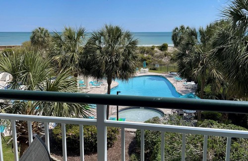 Litchfield by the Sea Condo | Great Fall Getaway!