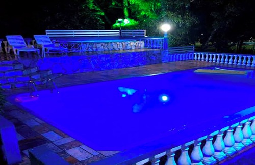 Aluminio House | Great farm close to São Paulo for your leisure safe and cozy place