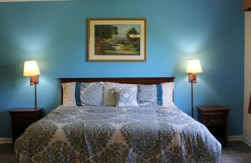 Mount Vernon House | Great for Business Travel, Business Center Available, Free Breakfast & Parking
