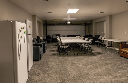 Chandler House | Great for Crafting or Meetings