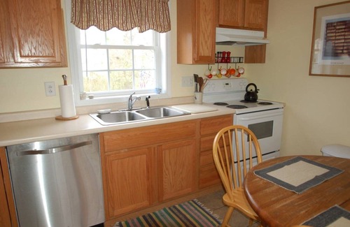 Old Lyme Cottage | great for families, large yard, seeking 25-26 academic renters - 2400sf
