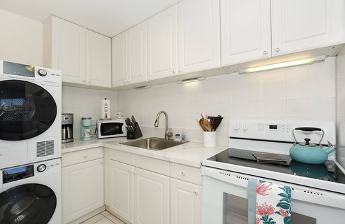 Waikiki Condo | Great for Families! Partial Ocean/Canal/Diamond Head Views! Pool, Wi-Fi, Prkg
