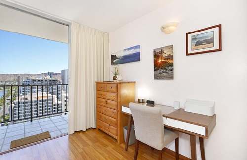 Waikiki Condo | Great for Families! Partial Ocean/Canal/Diamond Head Views! Pool, Wi-Fi, Prkg