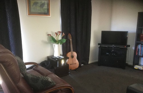 Waimauku House | Great for Family, Private Getaway, Accommodation for Local Events.
