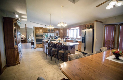 Millersburg House | Great for Friends & Families, Breathtaking View, Nature Trails, Farm Animals
