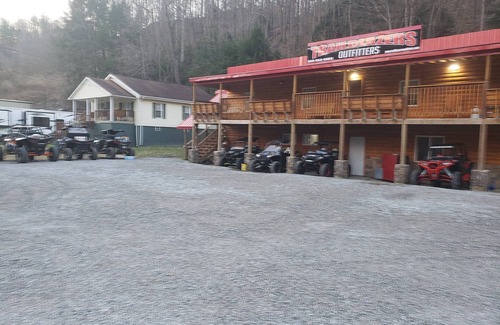 Toler House | Great for large groups or 1 or 2