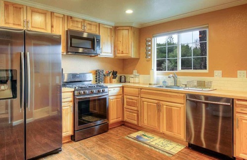 Healdsburg House | Great for traveling Nurses!