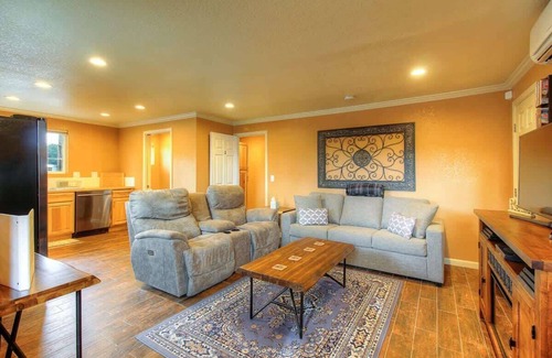 Healdsburg House | Great for traveling Nurses!