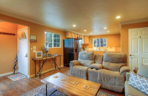Healdsburg House | Great for traveling Nurses!