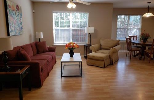 Davis Lake - Eastfield House | Great Getaway Charlotte