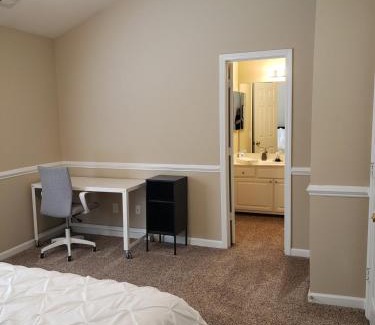 Davis Lake - Eastfield House | Great Getaway Charlotte